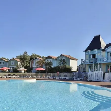 Maison Domaine Du Golf De Pierre Et Avec Piscine 度假居
